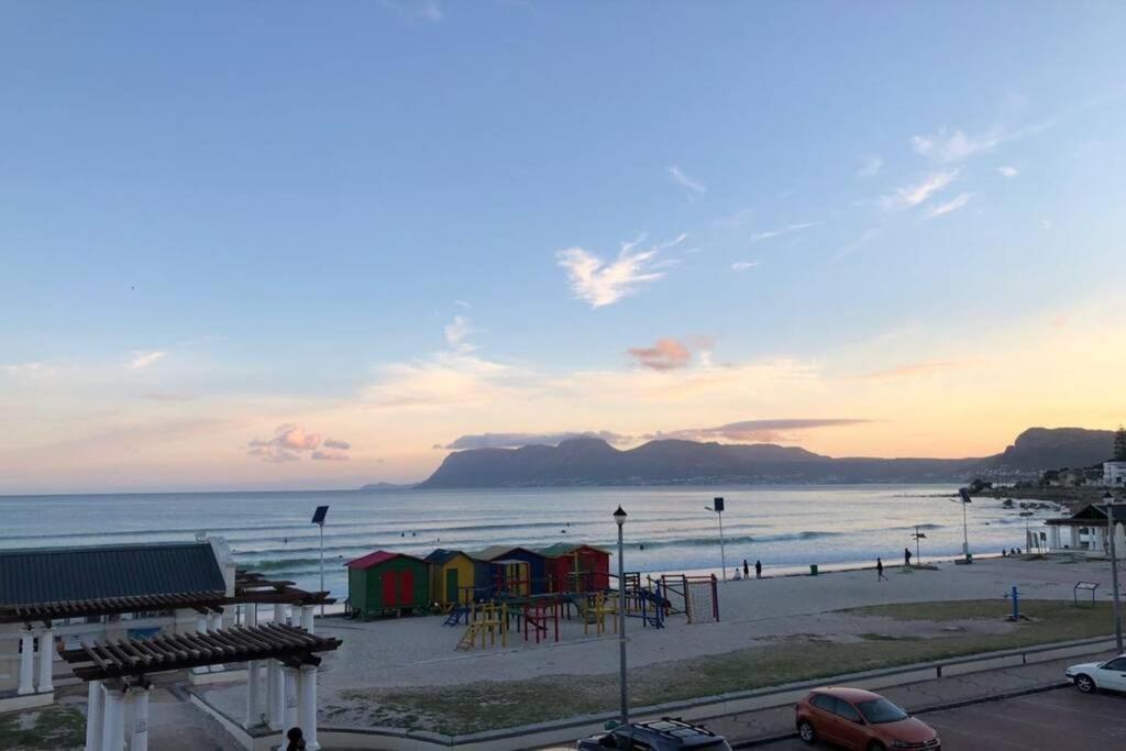 At The Beach - Muizenberg Cape Town Dış mekan fotoğraf