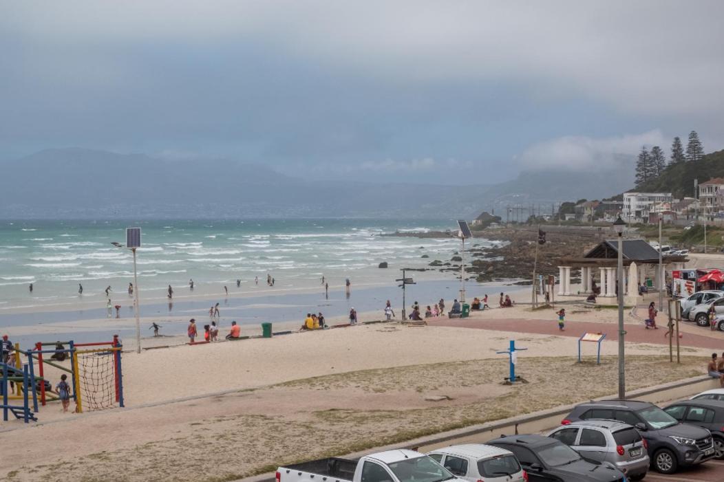 At The Beach - Muizenberg Cape Town Dış mekan fotoğraf